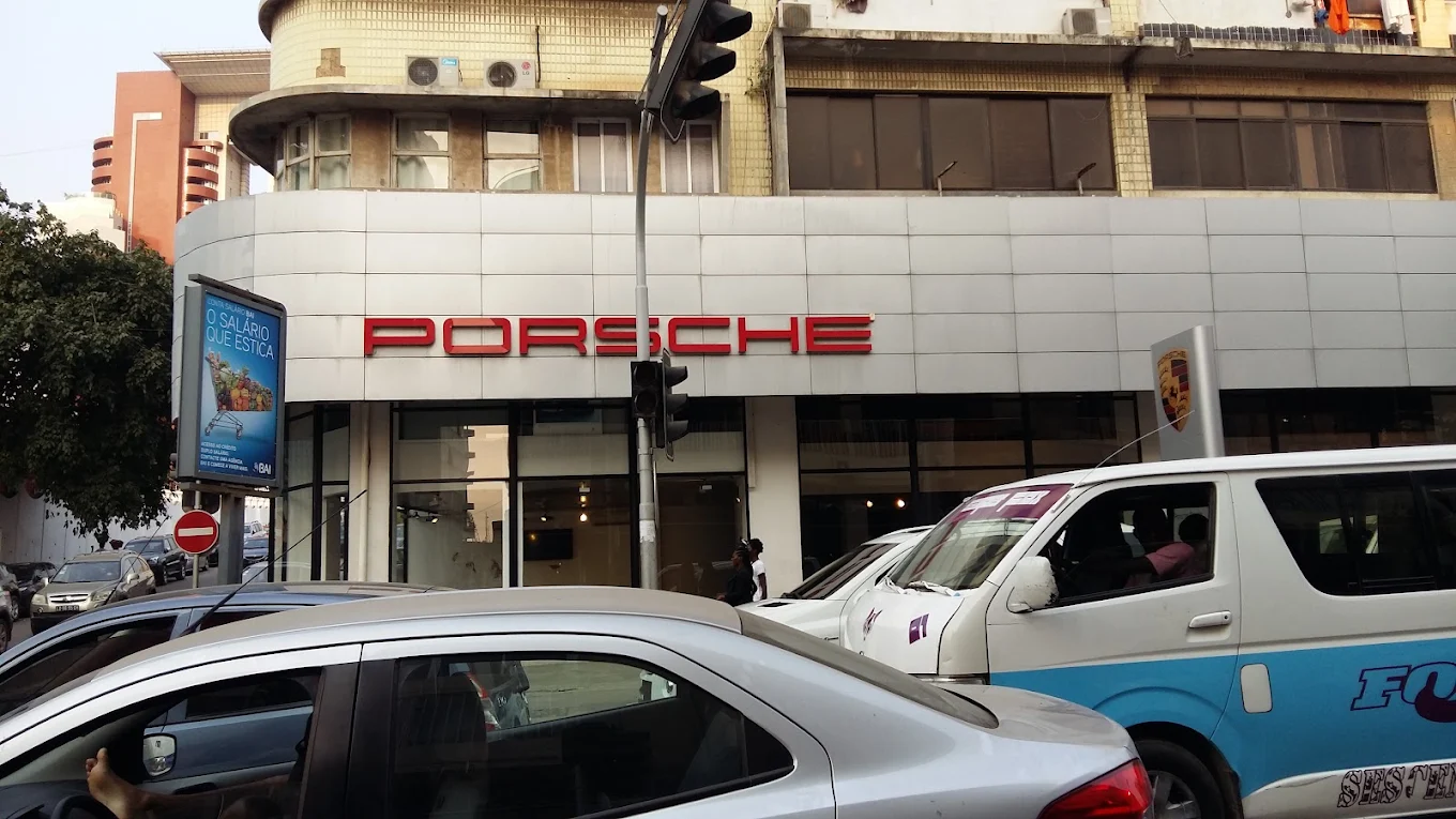 Edifício Porsche Centro Luanda